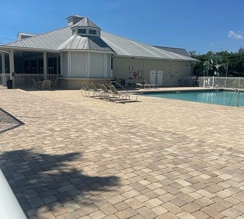 4th image of 519 Shipwreck Ln