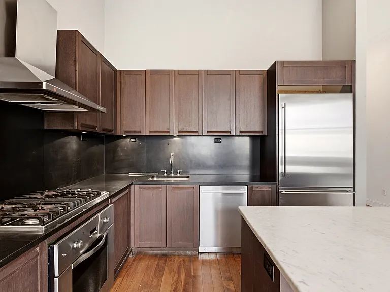 655 6th Ave #D3 — Photo 5