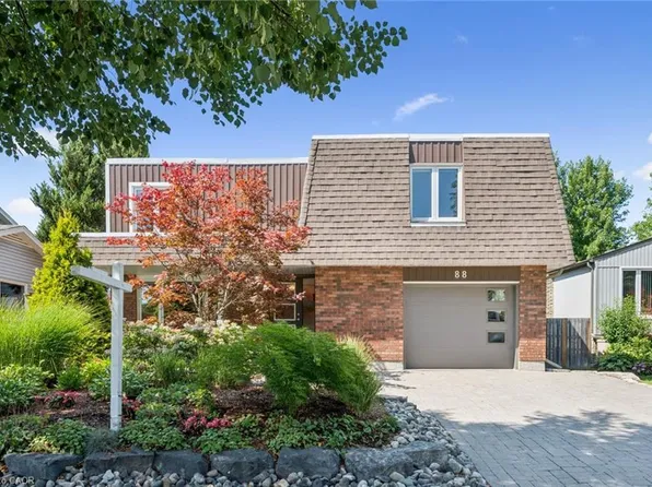 88 Manor Dr, Kitchener, ON N2A 2V1