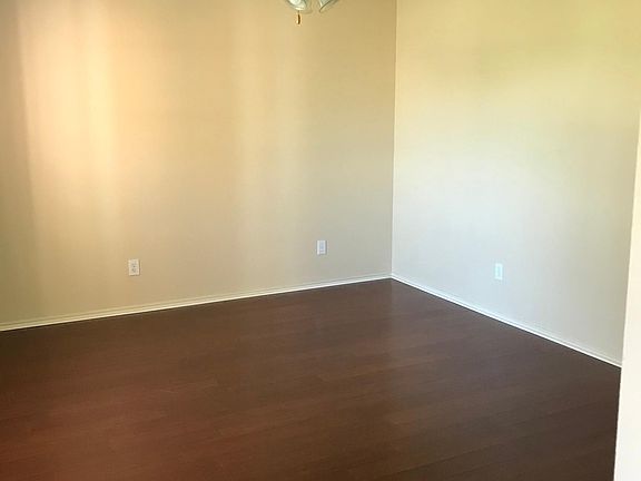 4th image of 1514 Lakeshore Dr