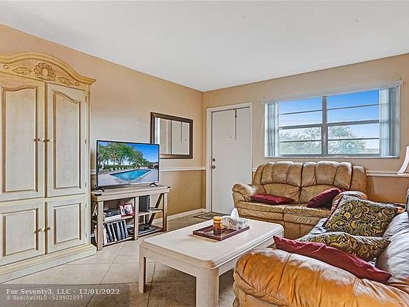 3rd image of 4100 Crystal Lake Dr APT 203