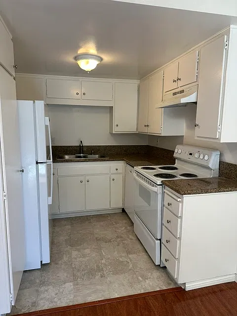 1764 Foothill St — Photo 4