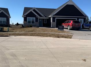 1506 Colonial Ct, Eldridge, IA 52748