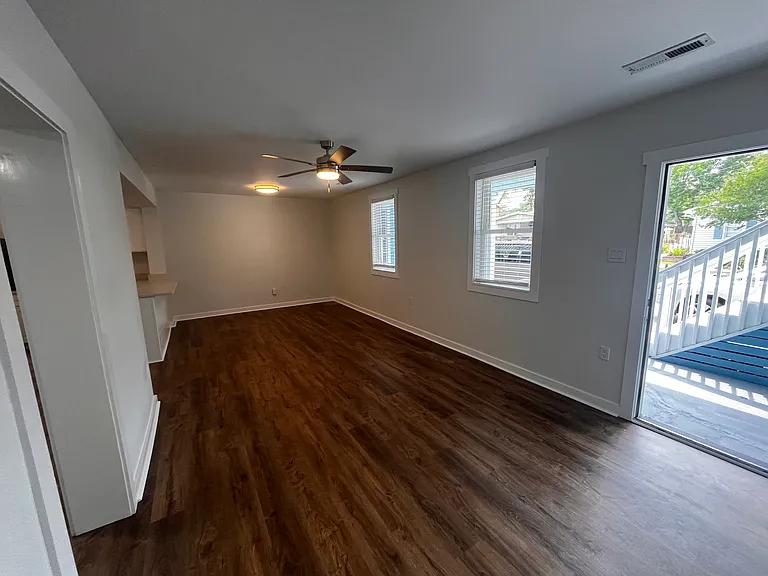 930 Battery Ave — Photo 4