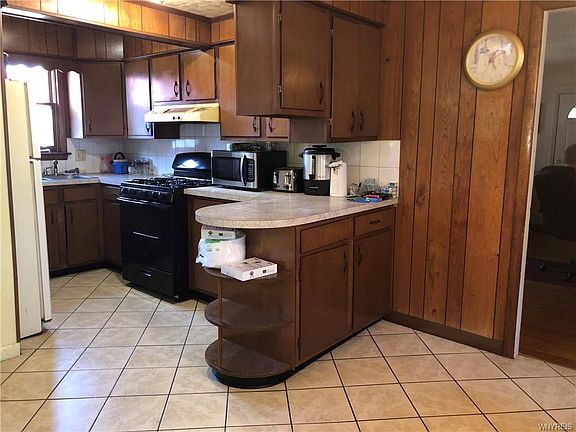 3rd image of 114 Aldrich St