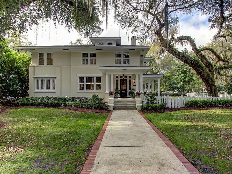1st image of 2902 Holly Ave