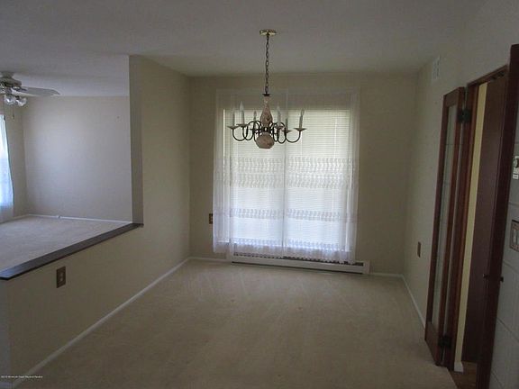3rd image of 27 Twyford La