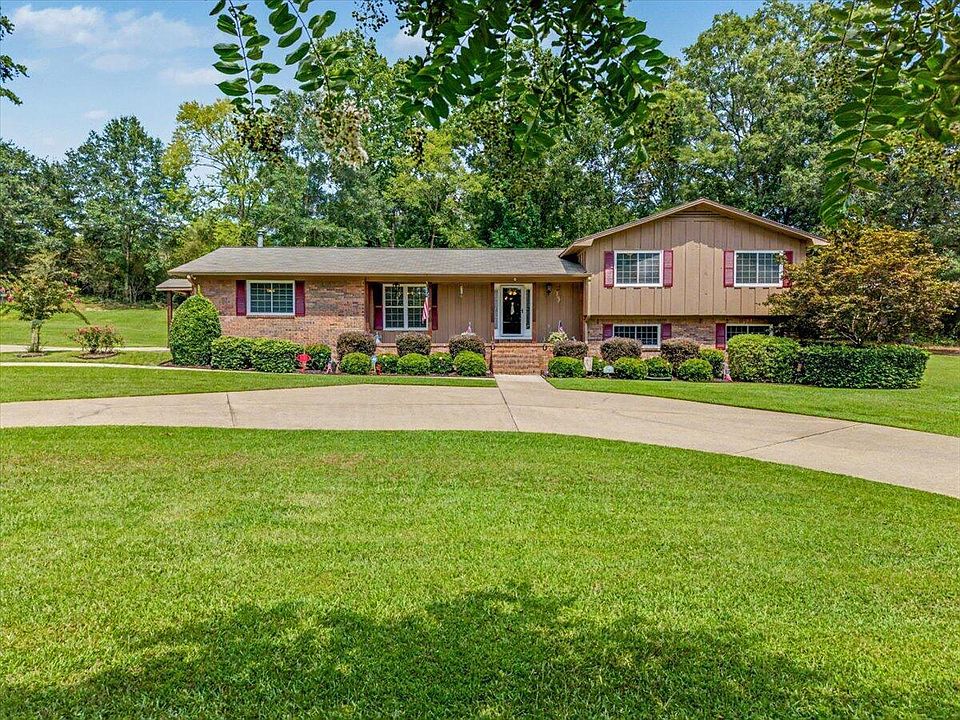 1st image of 7 Meadowview Cir