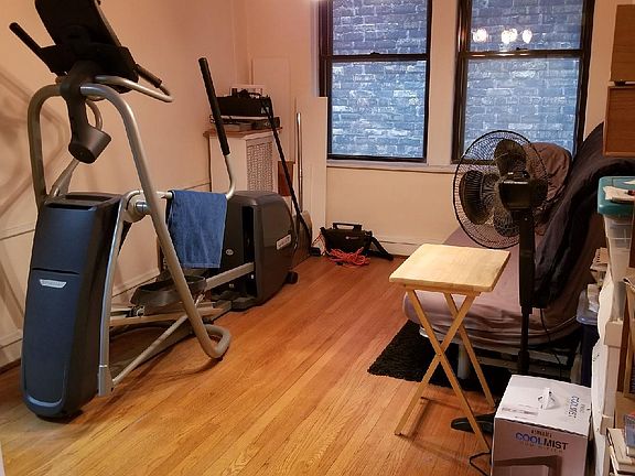 5th image of 512 W Belden Ave APT 2C