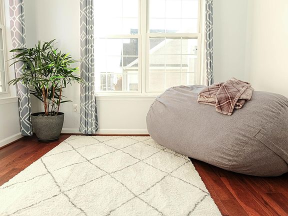 5th image of 3102 W Master St #3102
