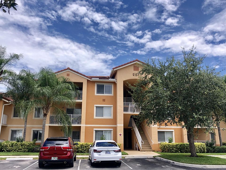 1st image of 261 SW Palm Dr #204204
