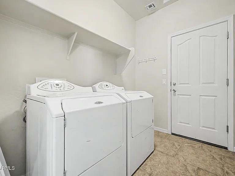 18436 W Shasta St — Photo 35