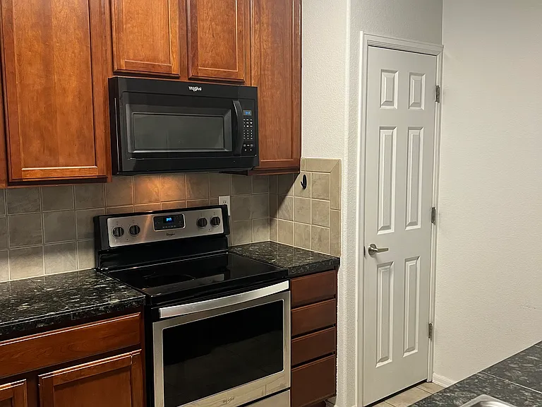 2672 S Cathay Way #303 — Photo 6