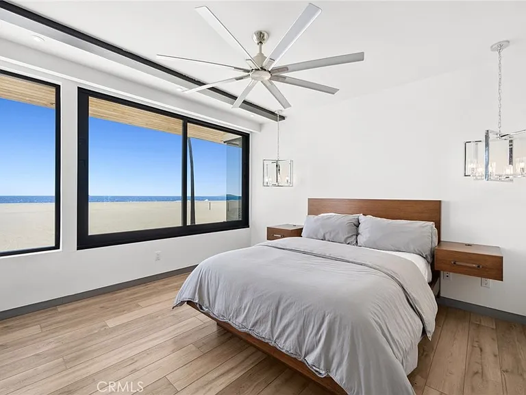 800 W Oceanfront — Photo 12