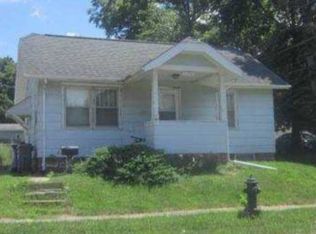 1138 Center Point Rd NE, Cedar Rapids, IA 52402