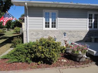 1721 10th St SW, Minot, ND 58701