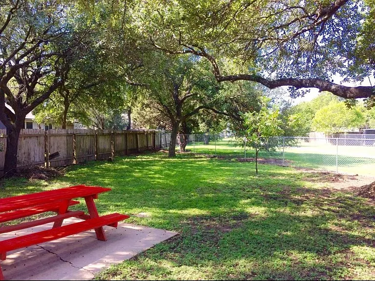 1817 Taron Cv — Photo 20