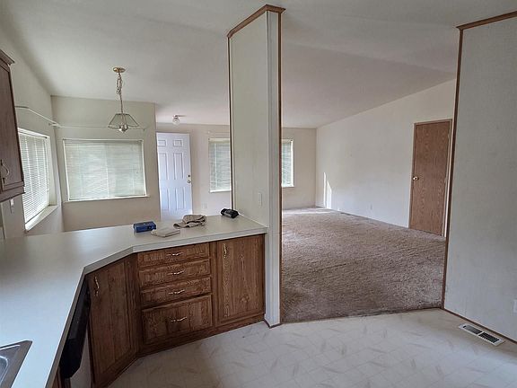 5th image of 2130 Pataha St