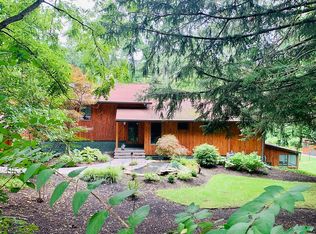 5 Hawthorne Ct, Centerport, NY 11721