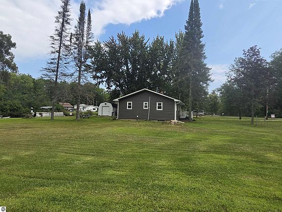 3rd image of 4737 N Peninsula Rd