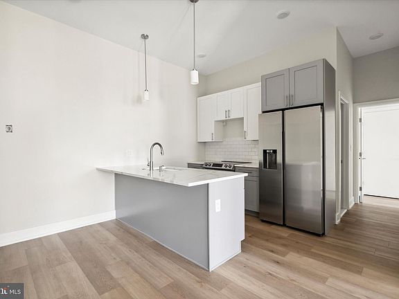 2nd image of 2105 Germantown Ave #32