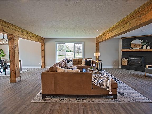 3rd image of 10947 Sand Creek Cir