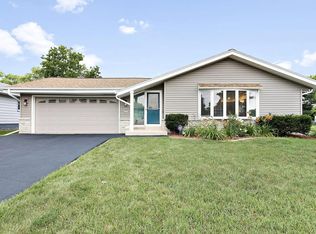 6245 S 38th St, Greenfield, WI 53221