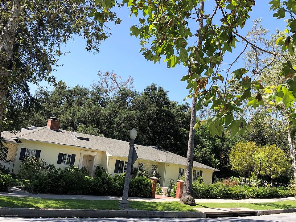 2nd image of 900 Arden Rd