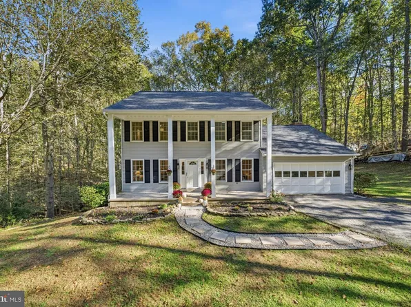 8119 Whitting Dr, Manassas, VA 20112