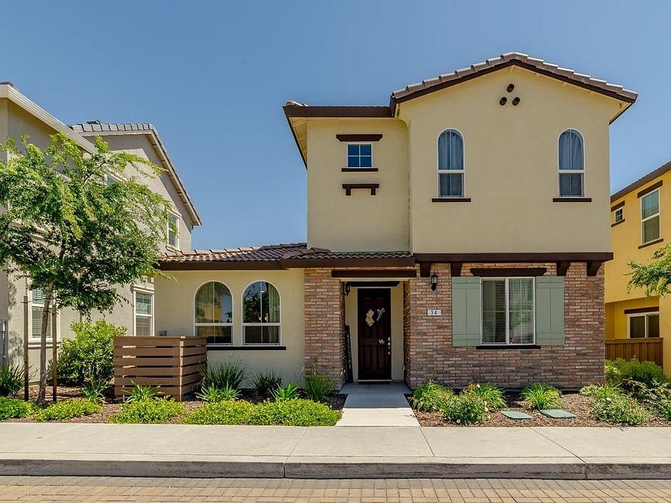 1st image of 34 Huddlestone Cir