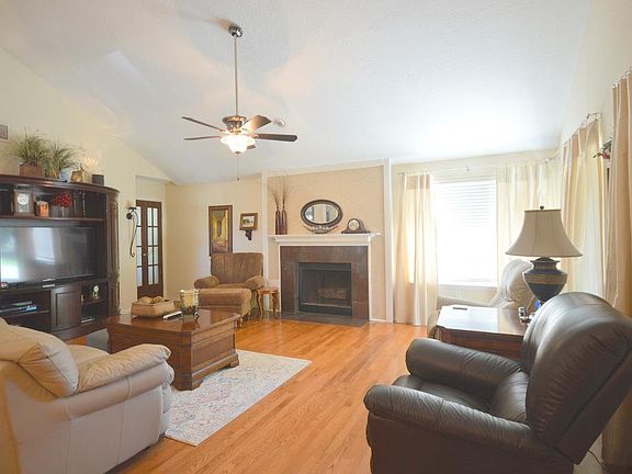 5th image of 606 Lochnell Dr