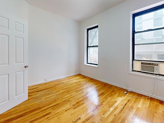 4th image of 139 W 28th St APT 2W