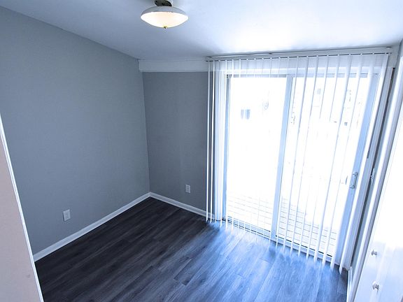 5th image of 916 N Franklin St APT 3