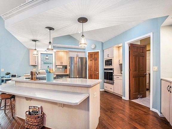 5th image of 1607 Brookstone Ct
