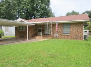 561 Arizona Ave, Wake Village, TX 75501