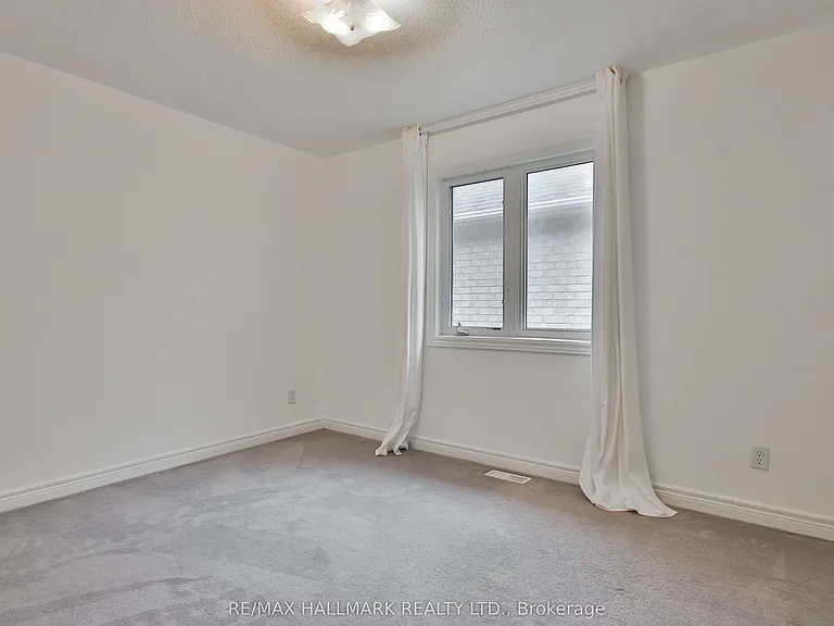 15 Briarglen Rd — Photo 32