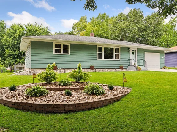 724 Harrington St SW, Hutchinson, MN 55350