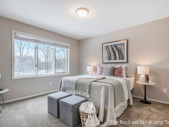 2nd image of 2555 Birchcrest Dr SE