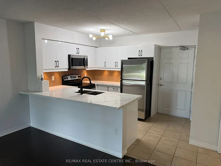 1370 Main St E #103 — Photo 8