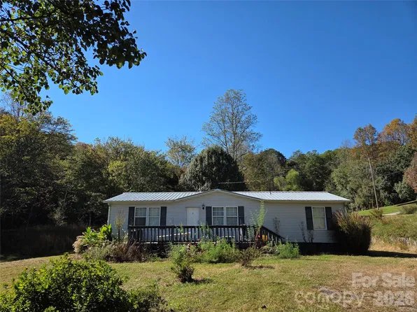 117 Nakoma Pl, Whittier, NC 28789