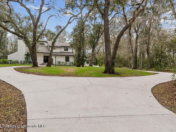 5th image of 26262 Lake Lindsey Rd