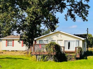 11360 Lakeshore Dr, Riverdale, MI 48877