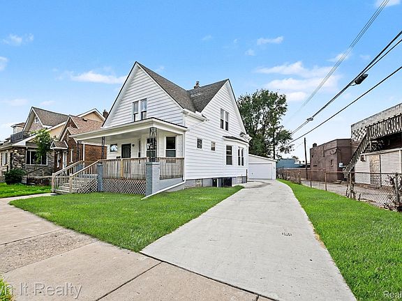 2nd image of 44 Maple St