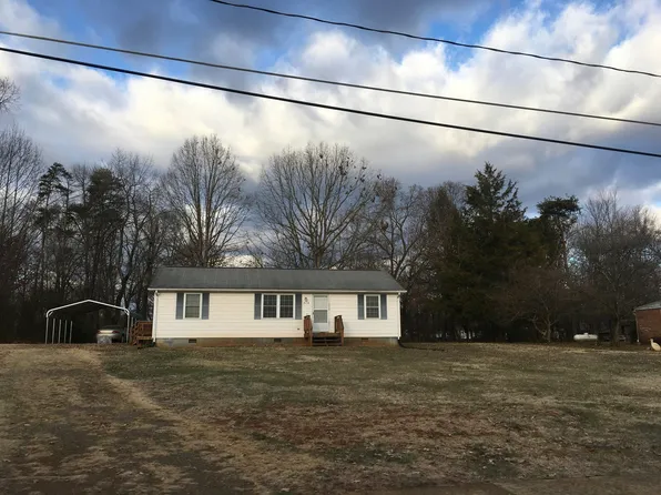 313 Chaney Ln, Gretna, VA 24557