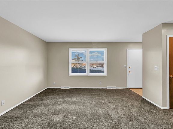 5th image of 303 S Regency Dr #2B