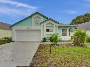 1365 W Glen Oak Rd, North Lauderdale, FL 33068