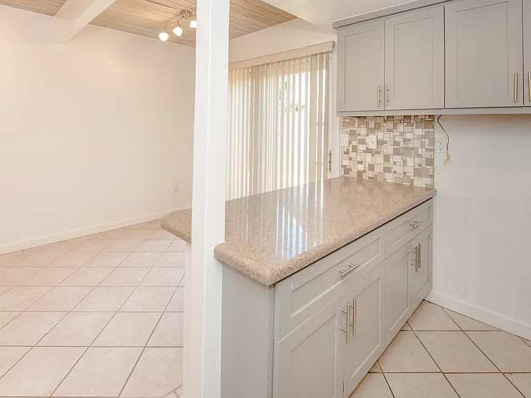 3121 Nantucket Ter — Photo 4