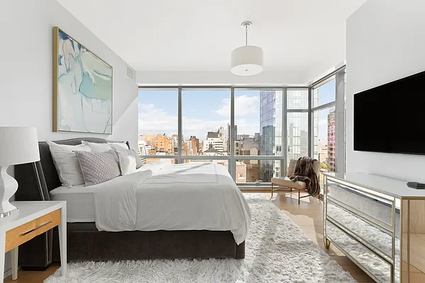 Sold by Compass | media 3