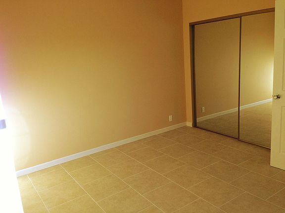 3rd image of 3412-3414 W Victory Blvd