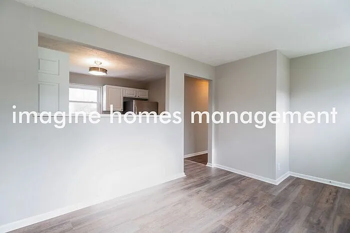 1450 Cottage Ct — Photo 3